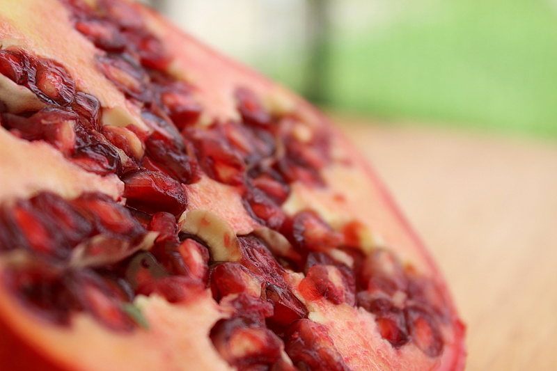indoors, natural condition, food, day, temptation, 2K, still life, wellbeing, sliced, healthy eating, close, dried fruit, selective focus, focus on foreground
