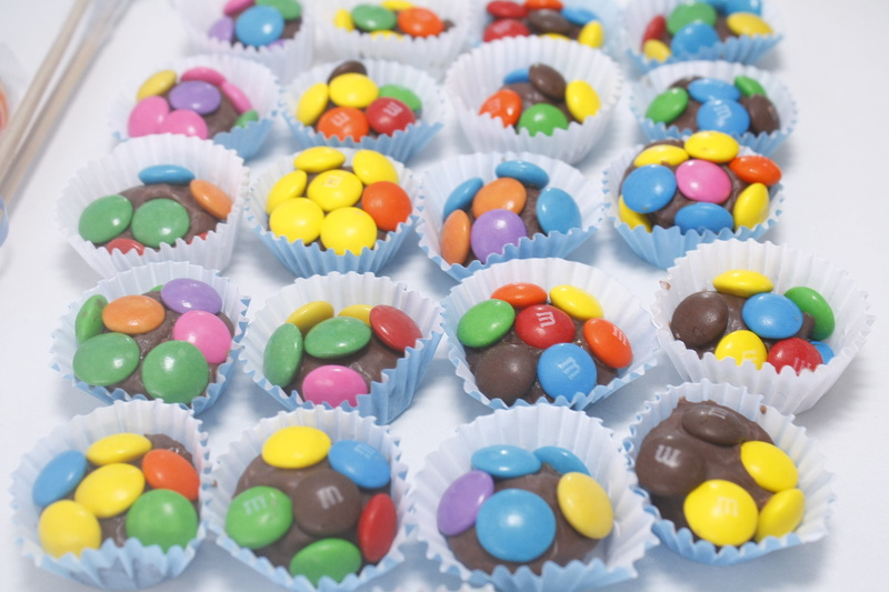 party, candy, 4K, high angle view, chocolate, food, abundance, indoors, selective focus, food and drink, close-up, sweet food, choice, sweet, temptation