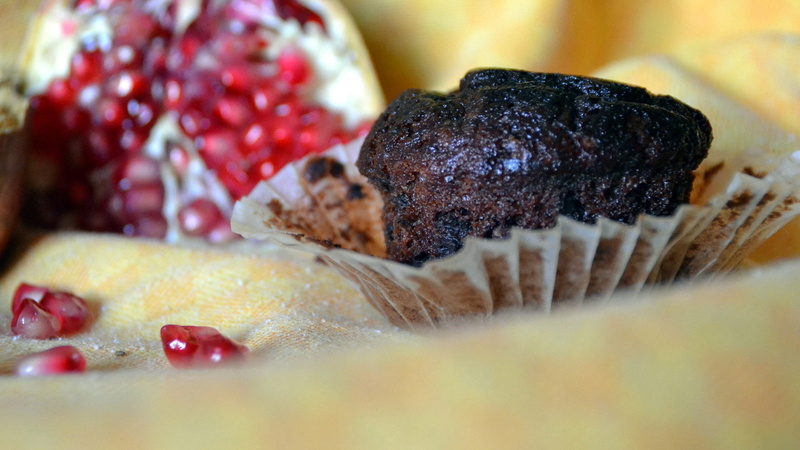 close-up, dish, sweet food, dessert, cake, icing, selective focus, still life, no people, berry, delicious, berry fruit, freshness, condiment, gourmet