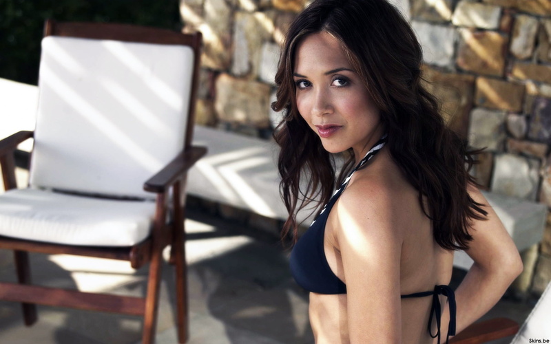 media personality, adult, beautiful woman, model, lifestyles, women, portrait, looking at camera, hair, focus on foreground, hairstyle, leisure activity