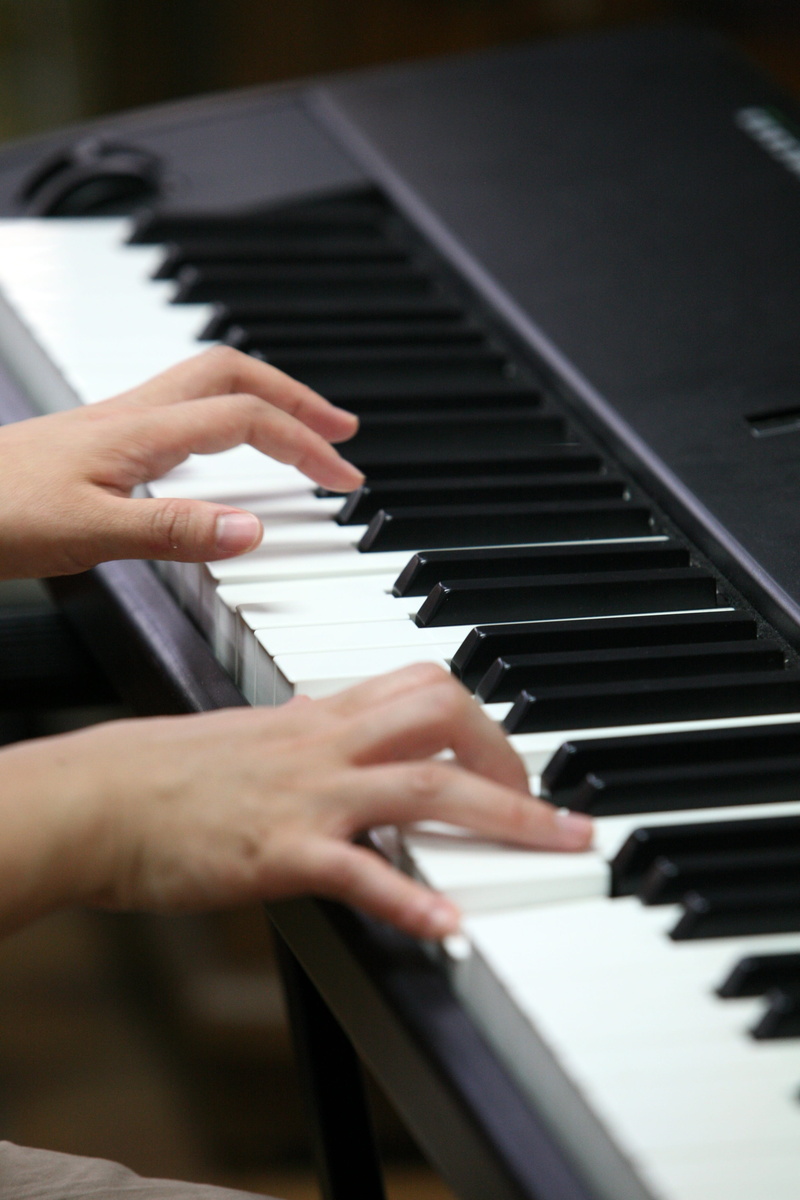 playing, body part, practice, musical equipment, arts culture and entertainment, human hand, piano key, piano, classic, Instrument, one person, human body part