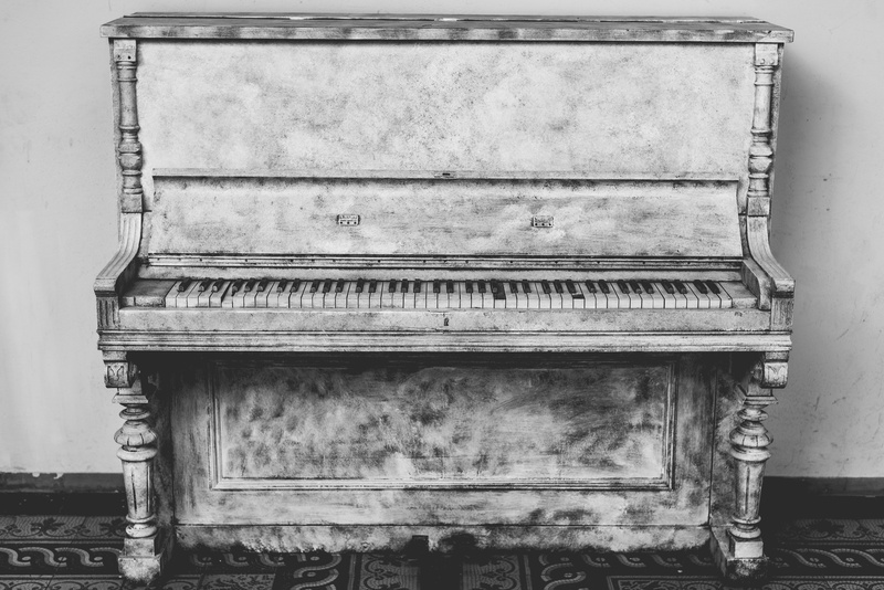 damaged, notes, old, upright, decline, architecture, deterioration, classical Style, arts culture and entertainment, gray, wall - building feature, no people