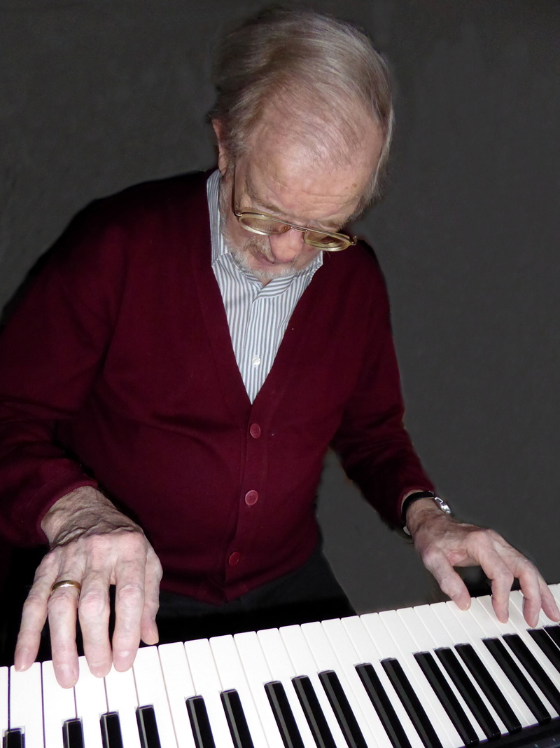 white hair, musical instrument, piano player, sound, senior adult, playing, e-piano, piano key, skill, keyboard instrument, leisure activity, 4K, artist