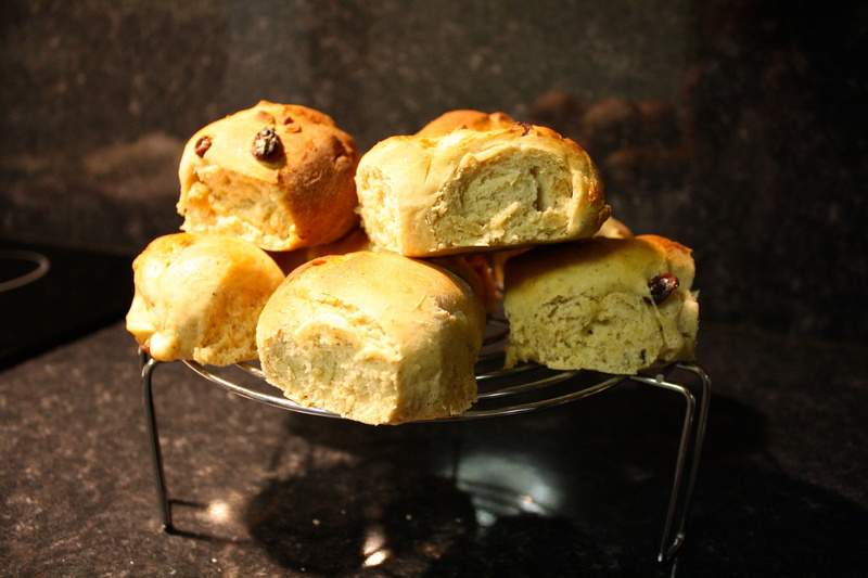 table, food and drink, snack, wellbeing, temptation, breakfast, still life, gourmet, muffin, dessert, Hot Cross Buns, indulgence, freshly baked buns, food