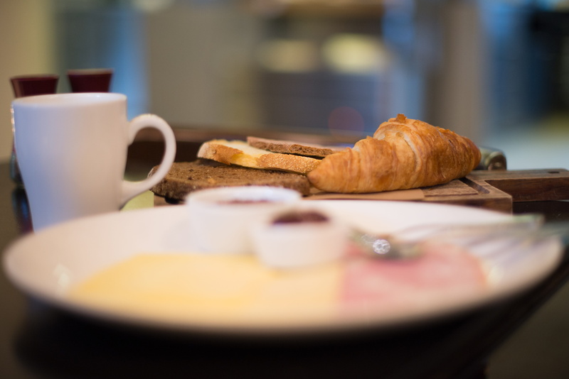 ham, freshness, coffee - drink, table, food, baked pastry item, traditional, crockery, 5K, cafe, breakfast, french food, mug, coffee, hotel, marmalade