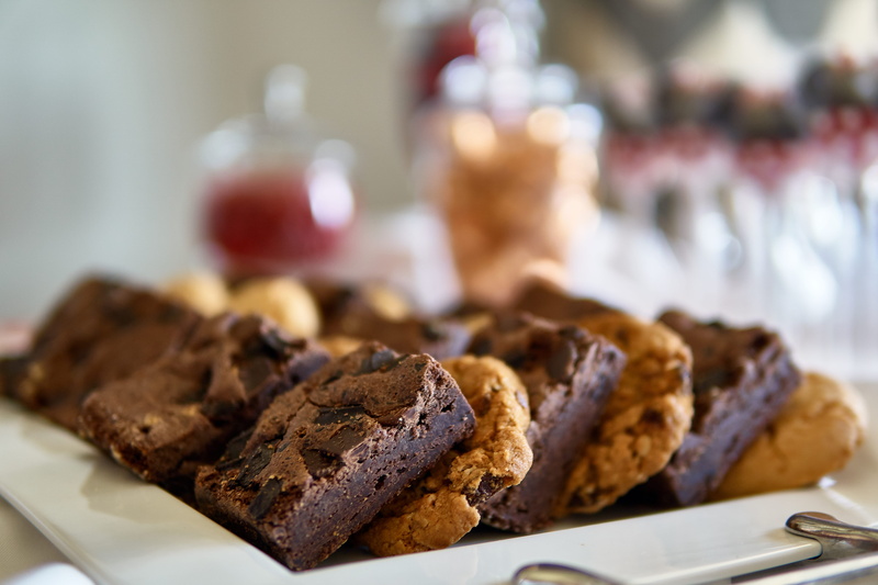 slice, focus on foreground, tray, 5K, dessert, cake, snack, breakfast, plate, indoors, table, food, indulgence, close-up, sweet, food and drink, brownies