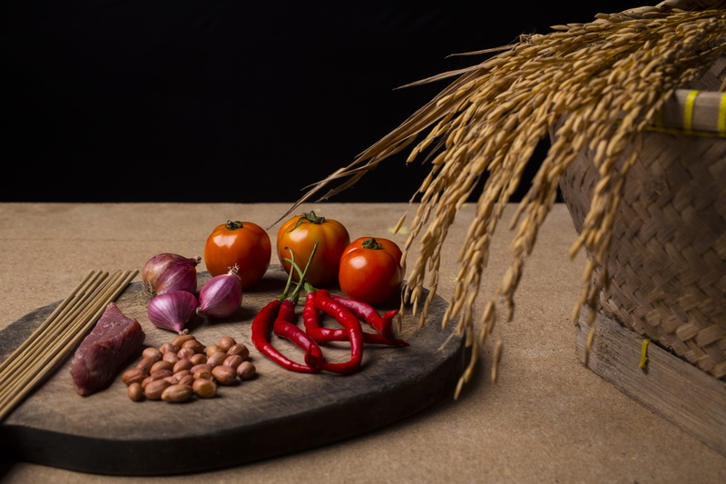 still life, red onion, food and drink, tomatoes, food, beans, wood - material, meat, studio shot, no people, variation, ingredient, tomato, indoors, healthy eating