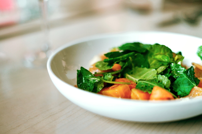 food and drink, Healthy Lifestyle, green color, vegetarian food, selective focus, Vegetables, dinner, garnish, Fruit, Restaurant, ready-to-eat, crockery