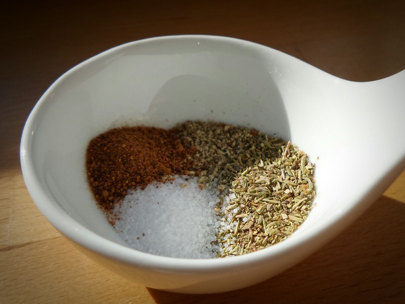 spice, eat, food, bowl, mortar and pestle, red pepper, kitchen, close-up, sharp, benefit from, no people, high angle view, seasoning, vitamins, freshness