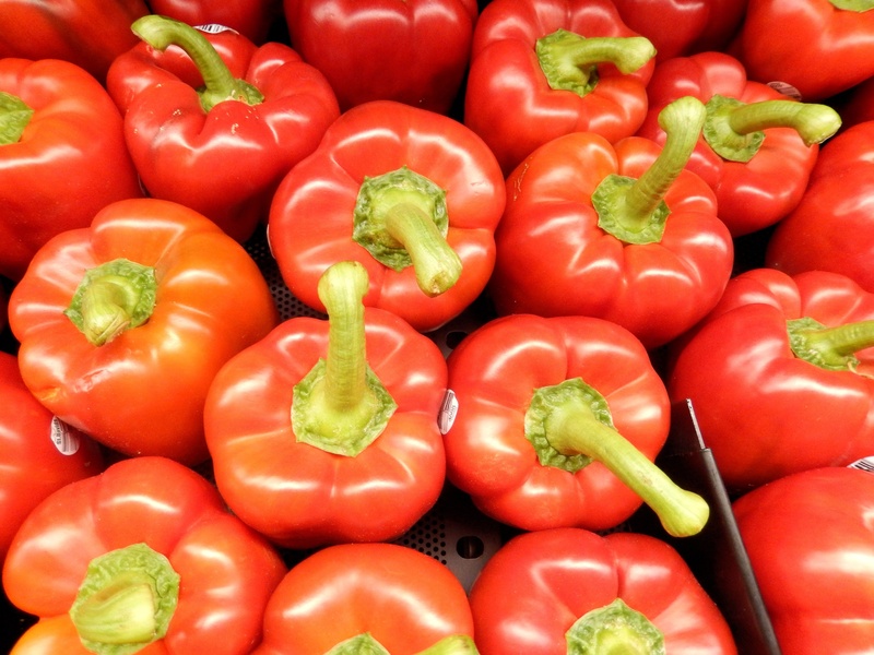 backgrounds, large group of objects, 2K, still life, red bell pepper, sweet, food, food and drink, high angle view, retail, abundance, fresh, red, bell pepper