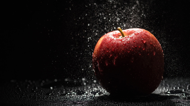 healthy eating, freshness, close-up, drops, Apple, nature, 4K, single object, fruit, wet, food and drink, studio shot, food, red, honeycrisp, black background