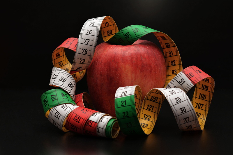 eat, choice, indoors, measure, fruit and vegetables, apple, food, western script, remove, black background, still life, tape measure, heart shape, bless you