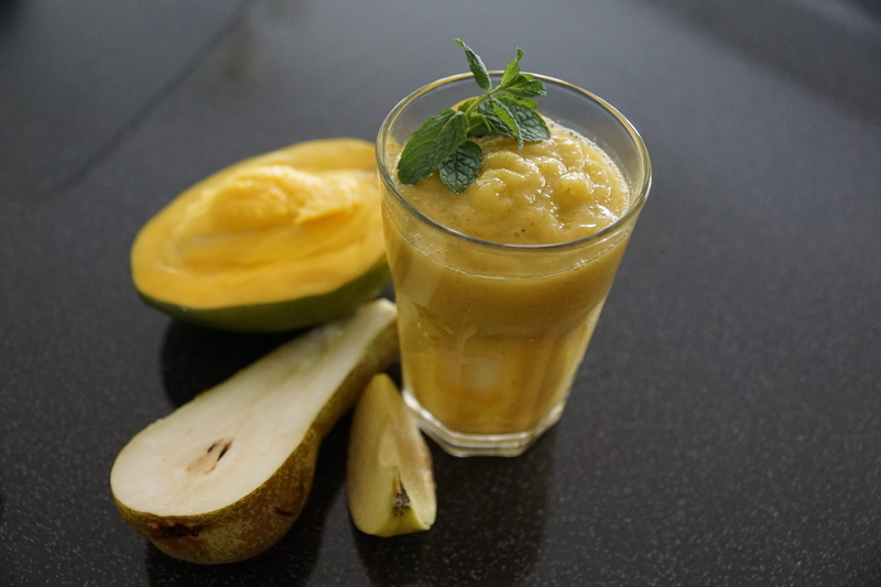 5K, leaf, cocktail, dessert, pear, indoors, close-up, fasting, surface, sweet food, apple, healthy, mango, glass, no people, smoothie, food, nuclear, slice