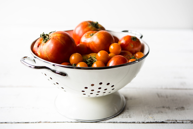 wellbeing, fruit bowl, metal, healthy eating, group of objects, apple - fruit, clean, fruit, food, tomato, salad, crockery, 2K, indoors, cooking utensil