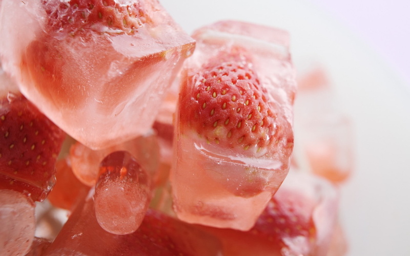 1080P, ice cubes, fruit, strawberries