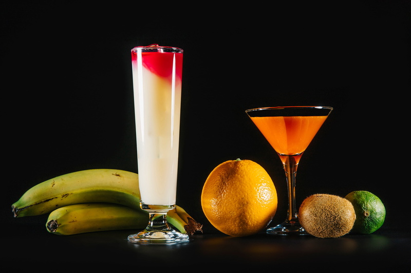 2K, glasses, juice, orange, black background, fruit, bananas, kiwi, lime