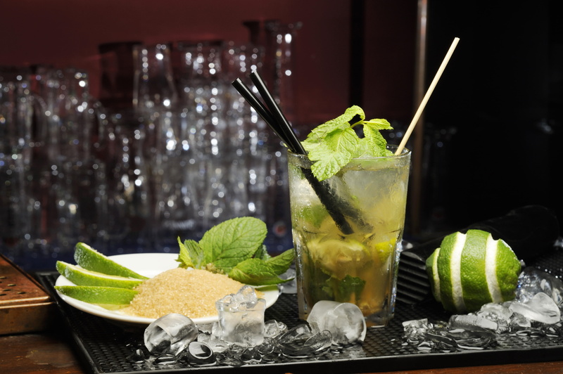 alchohol, lime, 4K, cocktail, glass, sugar, ice, mint, mojito, drink