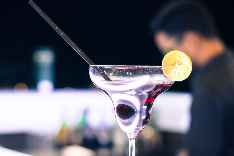 people, lemon, drink, food and drink, drinks, glass, martini, cocktail, close-up, fruit, adult, party, selective focus, 4K, refreshment, nightlife, drinking