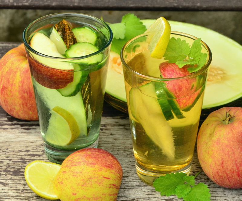 apple, table, close-up, healthy, 2K, drink fruit, summer drink, freshness, futuro melon, full, leaf, thirst, lime, green color, salads, sliced, fruit