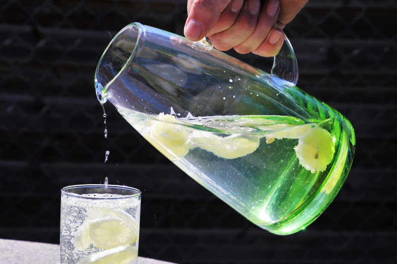 boiling hot, hand, pouring, outdoors, detox, 5K, pitchers, kitchen utensils, holding, jug, summer, garden, the dish, drinking glass, glass, one person