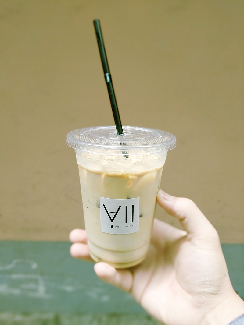 disposable, cappuccino, food, real people, caffeine, drink, lifestyles, ice, drinking straw, milk, delicious, person, drinking glass, straw, tea, espresso