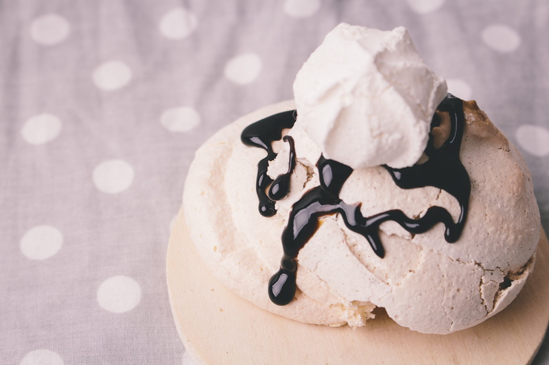 ready-to-eat, meringue, temptation, eat, ice, france confectionery, sweetness, indulgence, delicious, chocolate, baked goods, dessert, still life, filled