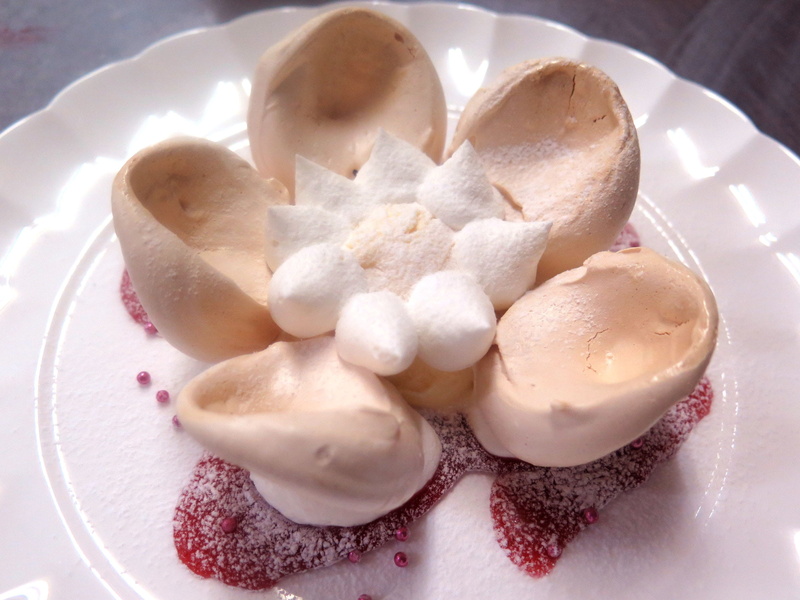 meringue, Cherry, high angle view, freshness, Candy, white color, ice cream, studio shot, sugar, sweet food, smile, close-up, indoors, suites, baked goods