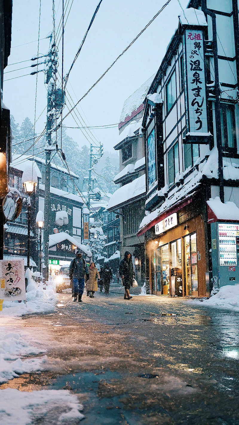 snowing, electricity, nozawa, city street, street, road, walking, incidental people, city life, day, cold, snow, cold temperature, winter, built structure