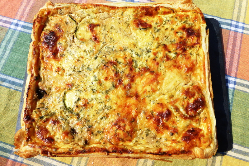 cheese, pizza, freshness, dinner, dairy product, vegetable cake, bake, temptation, indulgence, casserole, quiche, eat, tray, meal, table, italian food