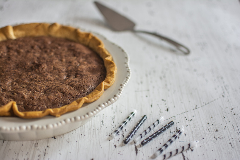 savory pie, tabletop, kitchen utensil, freshness, french food, indulgence, cake, dessert, tart - dessert, pie, table knife, sweet food, sweet pie, sweet