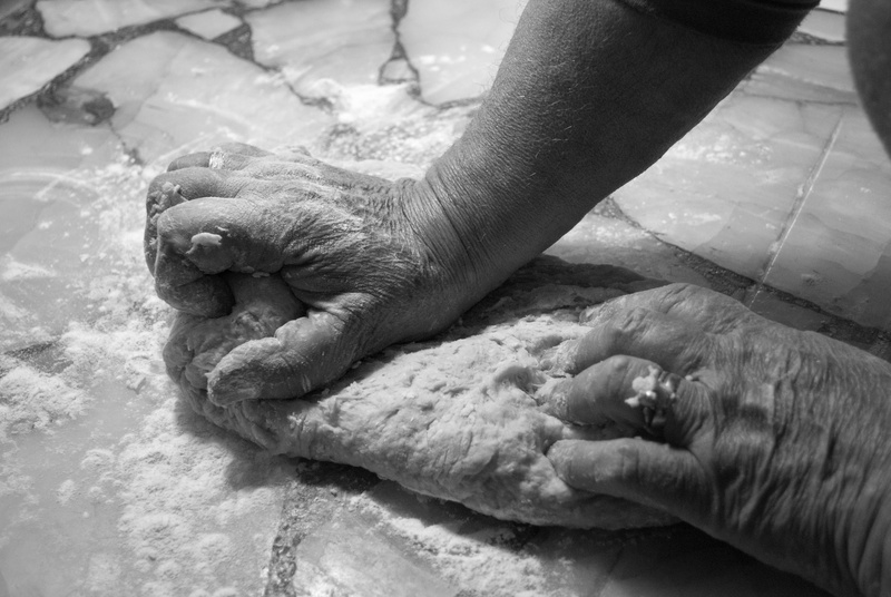 bread, indoors, hand, eat, cooking, knead, preparation, livestock, mammal, 4K, mass, kitchen, human hand, lifestyles, human finger, unrecognizable person
