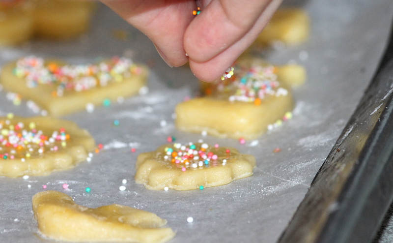 baking cookies, homemade, christmas consumption, knead, human hand, laying out, christmas, sugar pearls, preparing food, work, cookie, streusel, carbohydrates