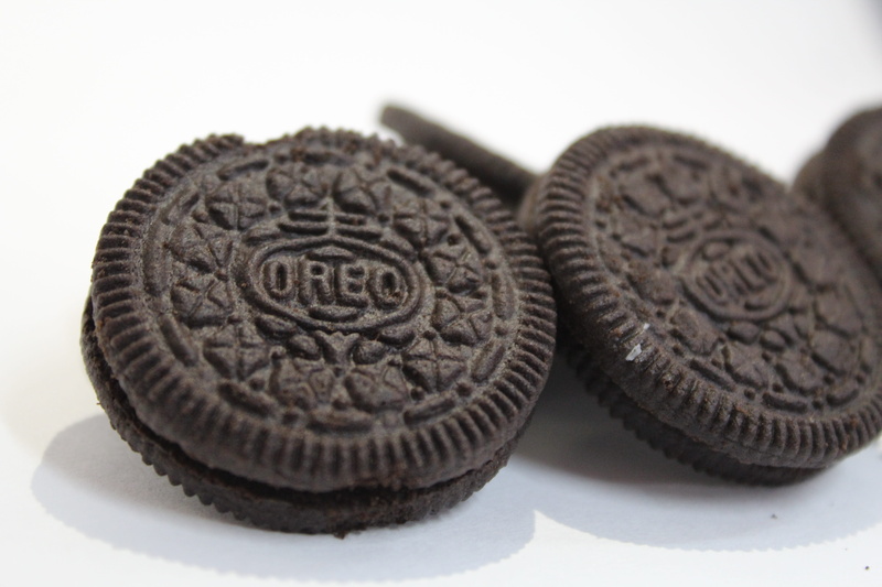 animal, stack, white background, group of objects, cut out, sweet, 5K, indoors, cake, oreo, sweet food, no people, chocolate, food and drink, five objects