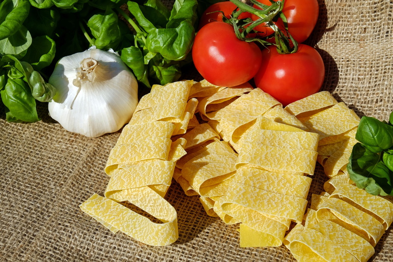 garlic, preparation, eat, carbohydrates, indoors, tomato, food and drink, food, green, spice, variation, raw, cook, nutrition, tagliatelle, no people, basil