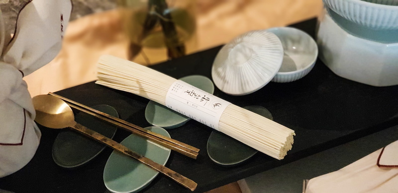 musical equipment, craft, feast, longevity, text, noodles, group of objects, musical instrument, tagliatelle, 4K, music, still life, party, for long life