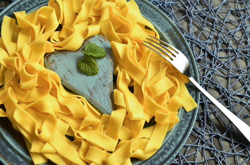 carbohydrates, heart, directly above, dairy product, pasta, still life, food, day, food and drink, freshness, close-up, preparation, eat, metal, noodles