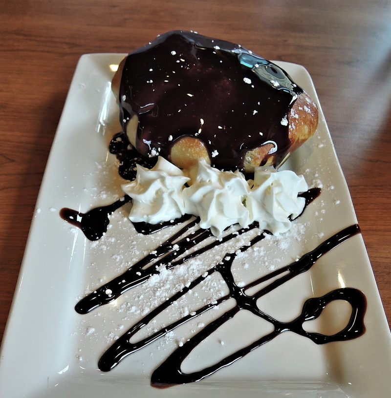 no people, ready-to-eat, baked pastry item, mousse, close-up, unhealthy eating, food and drink, bread dough, 2K, food, dessert, ice cream, chocolate, caramel