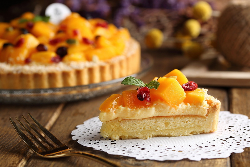 indoors, sweet, temptation, serving size, ready-to-eat, berry fruit, slice, food and drink, snack, healthy eating, fruit, dessert, mango, sweet food, baked pastry item