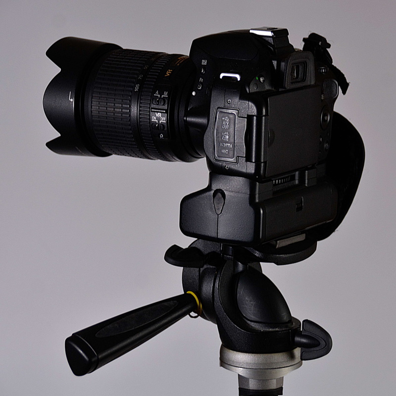 no people, equipment, camera - photographic equipment, digital camera, prix de vues, appareil numrique, studio shot, photo apparatus, black color, surveillance