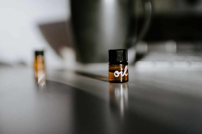 oil, glass - material, bright, drink, still life, essential oil, cup, reflection, indoors, jar, close-up, food and drink, 5K, beverage, aroma, refreshment