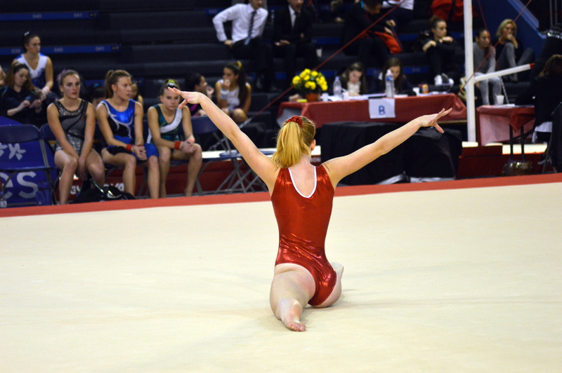 young adult, determination, gym mat, athlete, activity, crowd, healthy lifestyle, group of people, challenge, people, women, concentration, full length