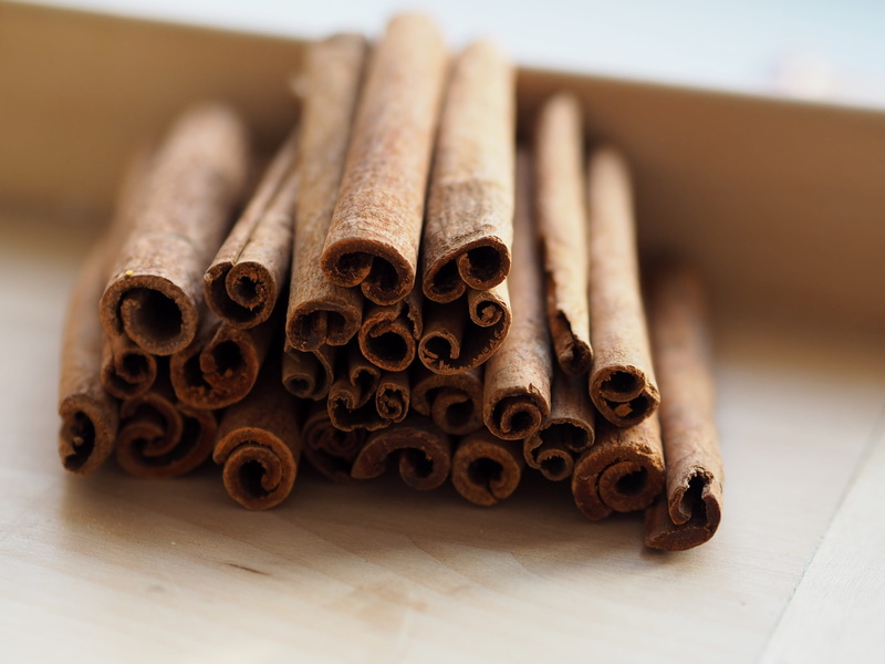 abundance, close-up, large group of objects, 2K, rod, old, art and craft, still life, cinnamon, wellness, table, christmas, focus on foreground, brown
