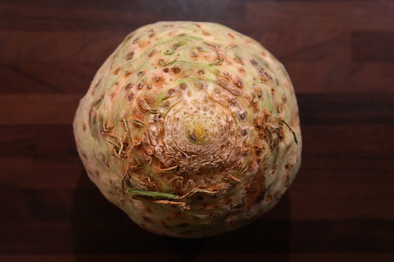 apium graveolens, healthy eating, root celery, tuber, close-up, vitamins, focus on foreground, vegetable, Vegetables, wellbeing, umbelliferae, still life