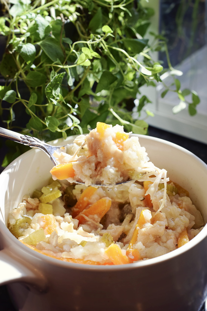 slow cooker, herbs, meal, herb, focus on foreground, food, onions, celery, freshness, white, healthy eating, day, green, ready-to-eat, indoors, spoon, 5K