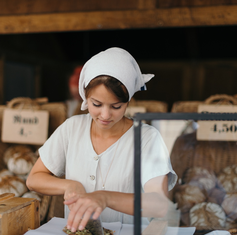 waist up, female, marketing, young Women, smiling, cheerful, adult, retail, one Person, young Adult, knife, focus on foreground, bakery, market, chef, store