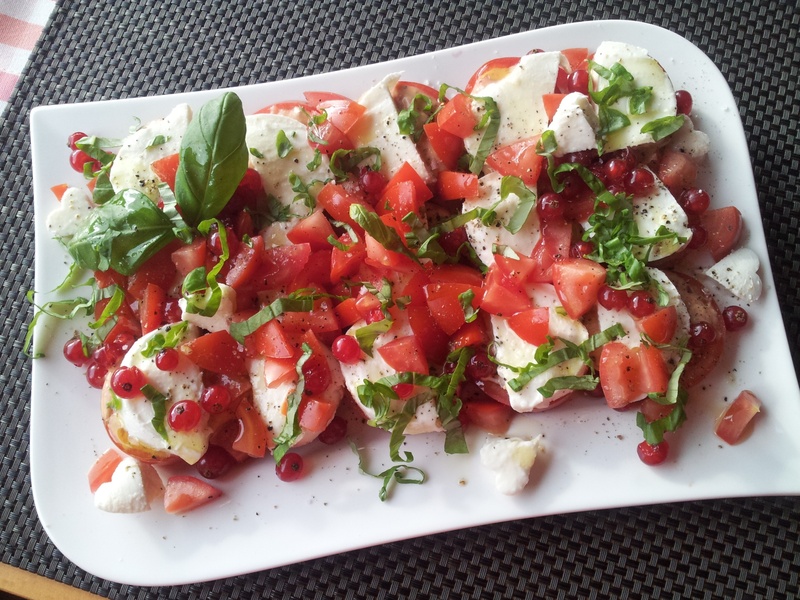 food and drink, vegetarian food, caprese, indoors, still life, salad, high angle view, meal, greek food, freshness, plate, frisch, food, fruit, 1080P