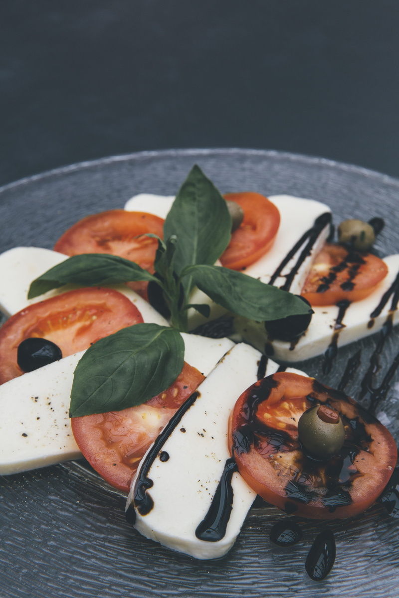 human, leaf, pepper, tomato, ready-to-eat, wellbeing, no people, germany, balsamic, black pepper, high angle view, garnish, olive, slices, tofu, table