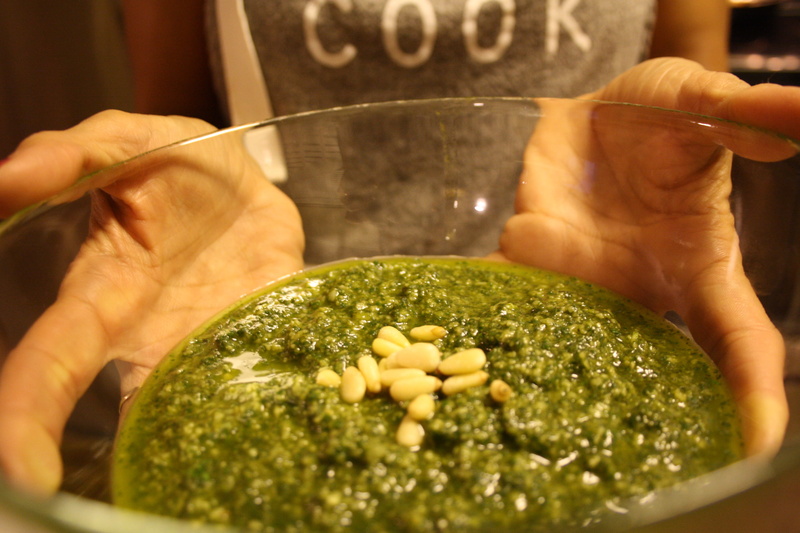 finger, hand, freshness, food and drink, healthy eating, indoors, close-up, 4K, one person, human hand, pesto, adult, holding, italian sauce, preparation