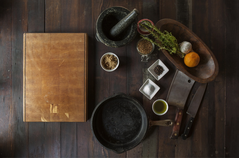 castiron, pepper, tray, freshness, indoors, no people, oil, directly above, household equipment, food and drink, wood - material, wood, pot, wellbeing