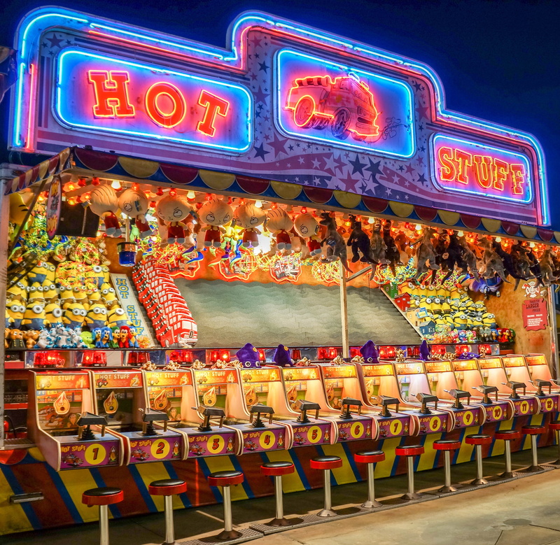 stuff, business, minion, nightlife, restaurant, lighting Equipment, lifestyle, people, abundance, arrangement, night, neon Light, lights, large group of objects